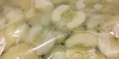 Venderé manzana pelada, enjuagada en una solución de vitamina