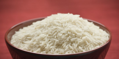 Ofrecemos arroz blanco y rojo de Indonesia a un