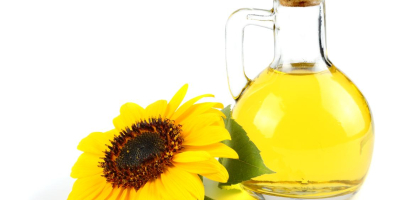 Ofrecemos aceite de girasol refinado y sin refinar de