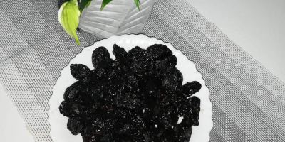 Hola. Ofrezco ciruelas húngaras secas y ahumadas de mi