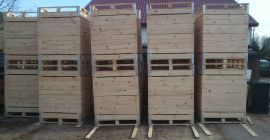 Hola. El aserradero productor de tarimas y cajas ofrece