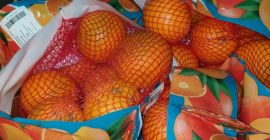 Naranja neto, peso neto 1 kg. Variedad: SALUSTIANA Origen: