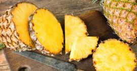 Piñas vietnamitas Las piñas son frutas tropicales ricas en