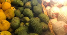 La guanábana es un tipo de fruta que se