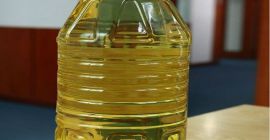 El aceite de almendra de palma se obtiene de