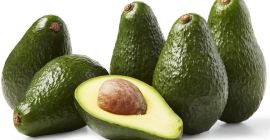 AGUACATE FRESCO El aguacate (Persea americana), un árbol que