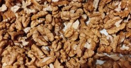 Venderé las nueces sin cáscara de este año. unos
