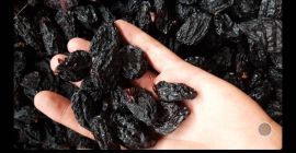 A la venta ciruelas secas con y sin piel