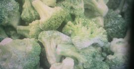 120 contenedores de 350 kg netos de brócoli congelado.