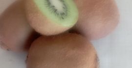 Kiwi verde ecológico, muy dulce , totalmente libre de