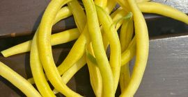 Se venden diversas cantidades de frijoles.